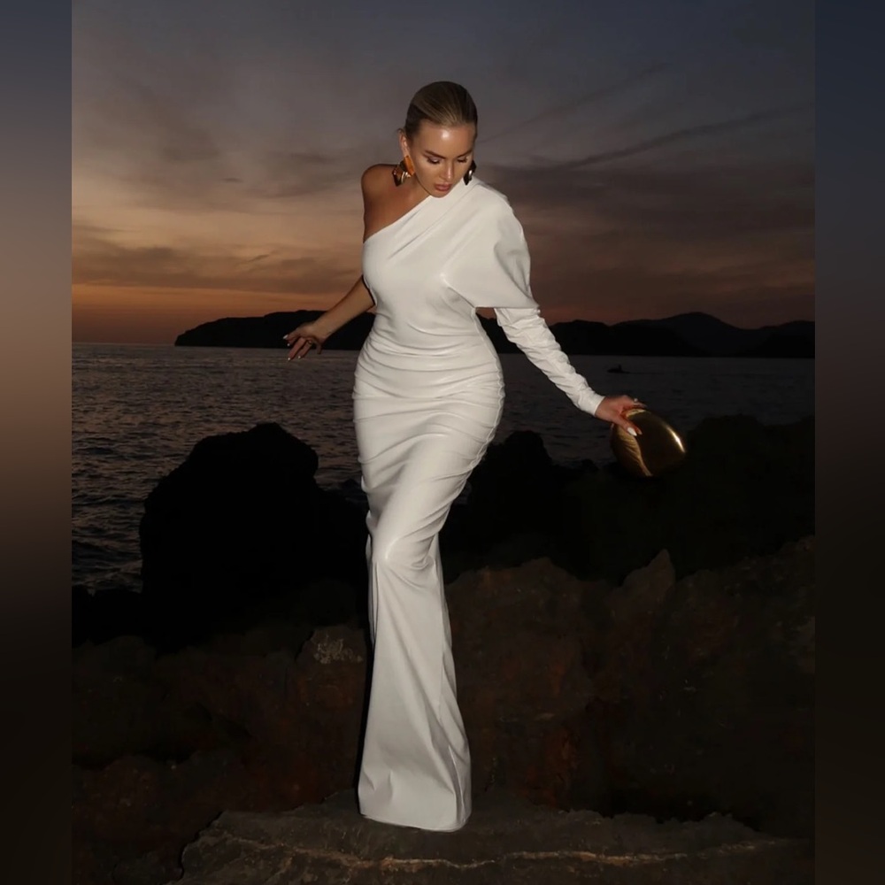 Elegant White One-Shoulder Dress